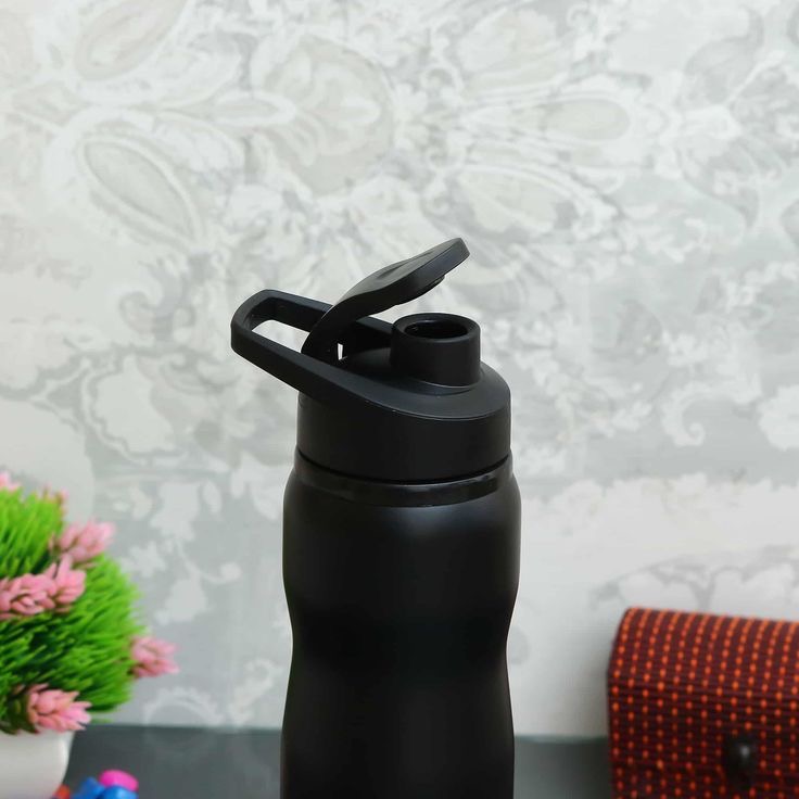 Flip Sipper Bottle Black view 2